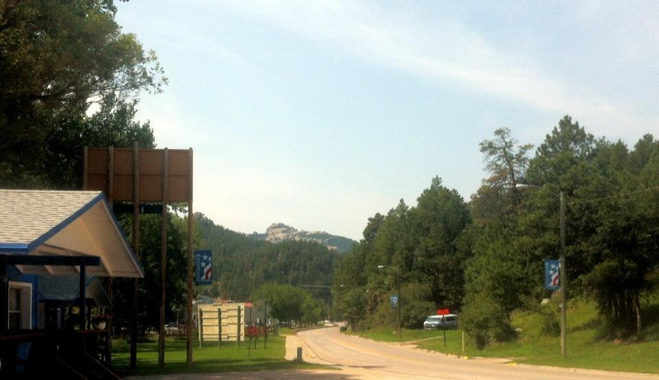 The Brookside Motel / Mt. Rushmore Keystone Exteriör bild